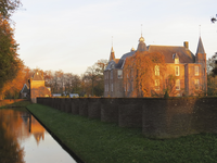 906686 Gezicht op de slangenmuur in de tuin van het kasteel Slot Zuylen (Tournooiveld 1) te Oud-Zuilen (gemeente ...